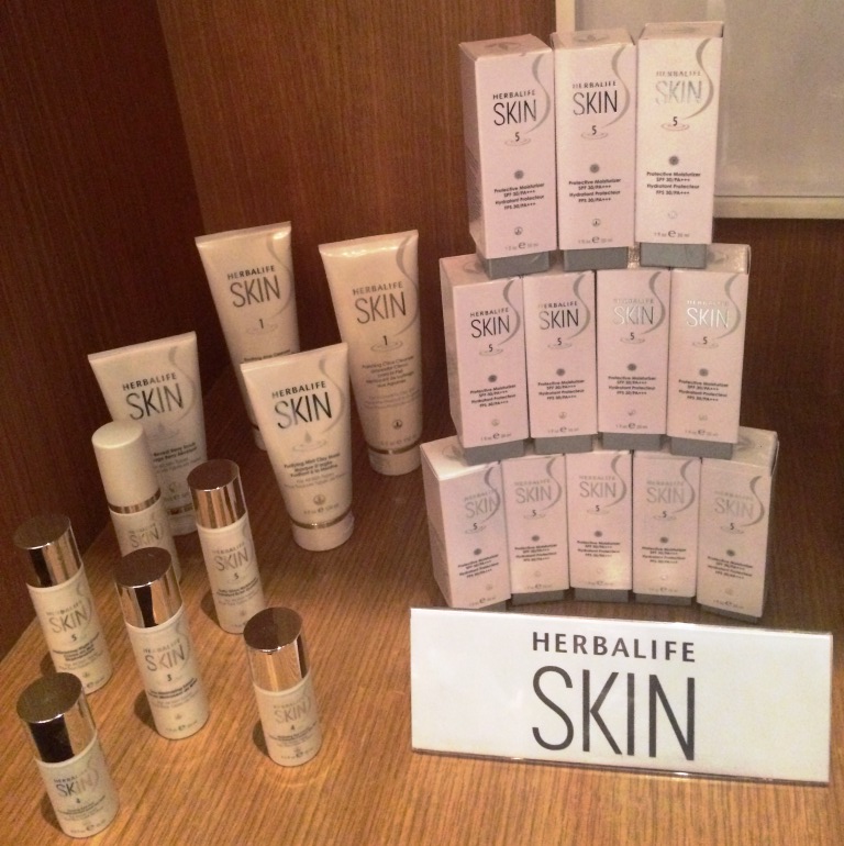 MOMI RECOMMENDS| a moisturizer and sunscreen in 1 bottle MOMI RECOMMENDS| a moisturizer and sunscreen in 1 bottle