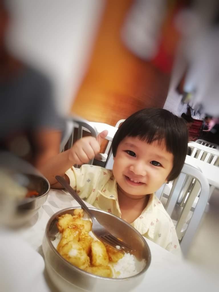 Kids Eat Free! Kids Eat Free!