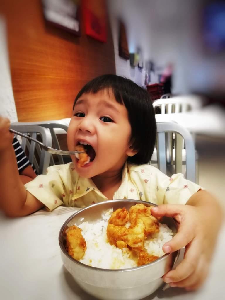 Kids Eat Free! Kids Eat Free!