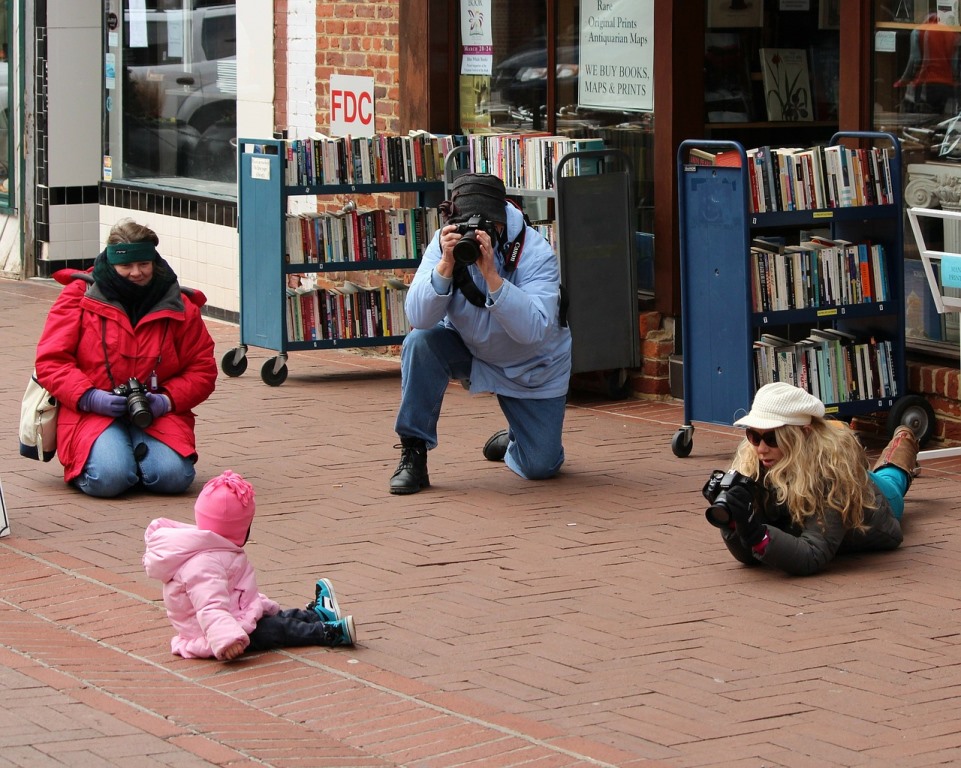 4 Things You Should Consider Before Posting Kids' Photos Online 4 Things You Should Consider Before Posting Kids' Photos Online