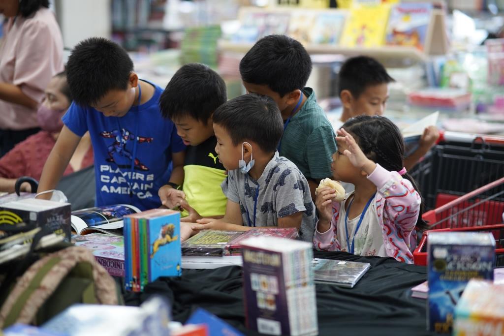The Big Bad Wolf Book Sale Returns: Igniting a Passion for Reading in Manila