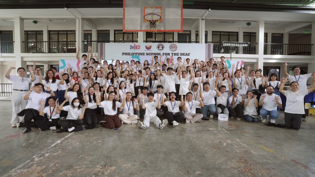 Samsung Empowers Philippine School for the Deaf with Galaxy Campus Student Ambassadors